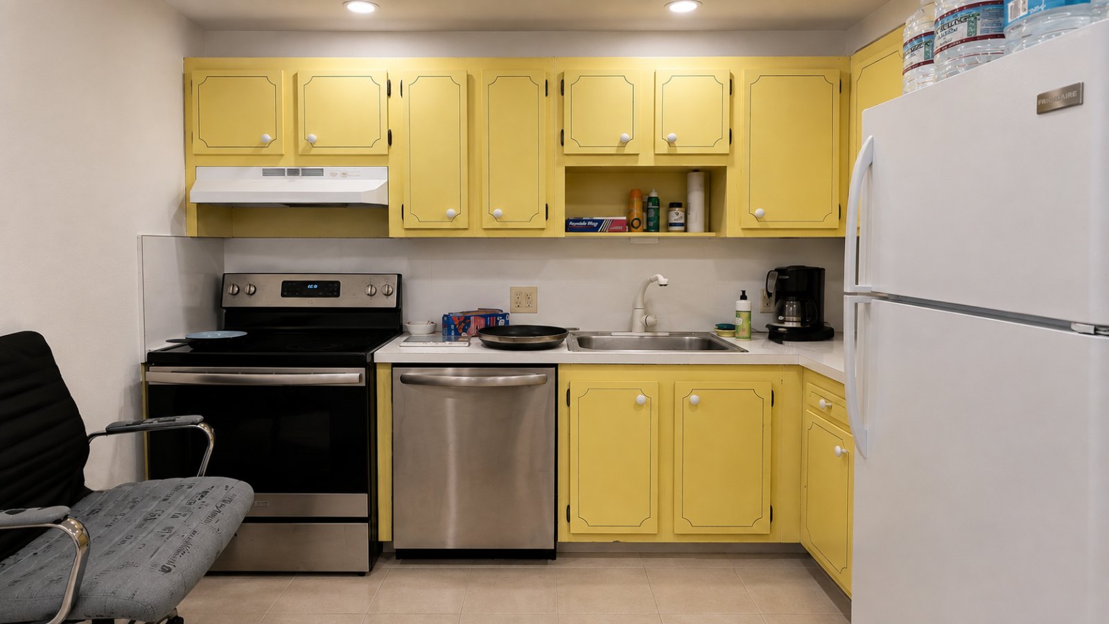 Kitchen before the renovation